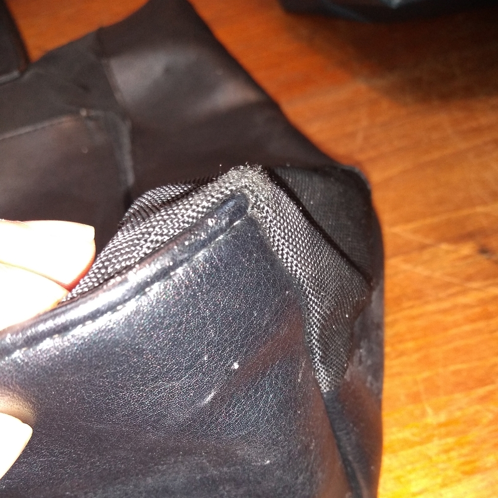 Roots 73 Faux Leather Black Shoulder Bag, Clean Inside, Some Issues - Picture 12 of 12